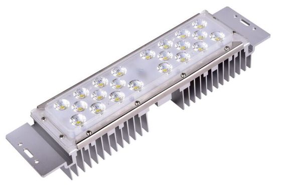 중국 산업 LED 홍수 빛 높은 루멘을 위한 가로등을 위한 10W-60W LED 단위는 120lm/Watt enegy 저축을 출력했습니다 협력 업체